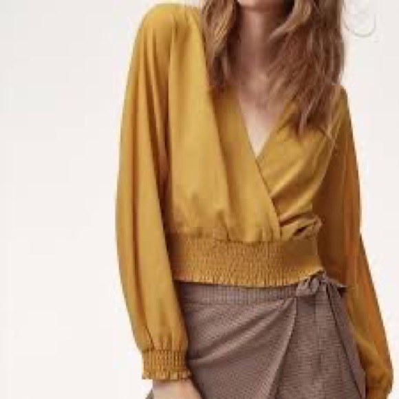 Aritzia blouse - Picture 9 of 9
